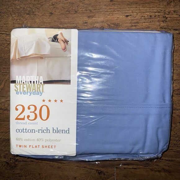 Martha Stewart Everyday Sheet Cornflower Blue Solid Twin Flat 230 Count - Picture 1 of 2